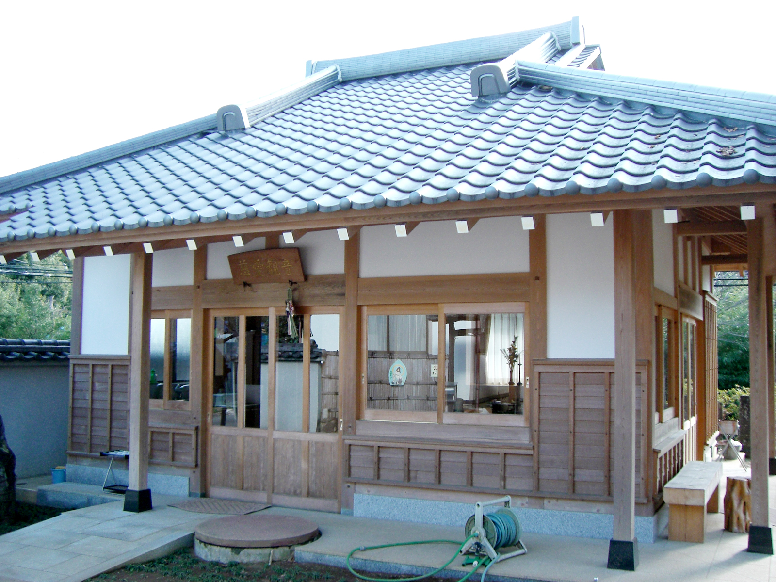 印西市船尾 東光院 薬王寺「入母屋流れ造り瓦葺き」