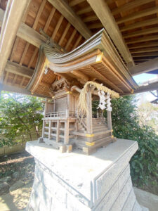 お稲荷様・雨よけ上屋根